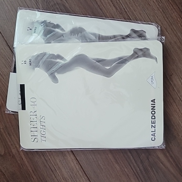 Calzedonia Accessories - Calzedonia Sheer 40 tights Nero Color New